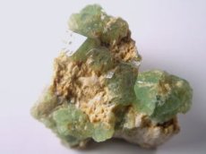 画像1: タンザニア産母岩付ツァボライトＡ (1)