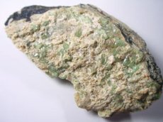 画像2: タンザニア産母岩付ツァボライトＣ (2)