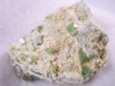 画像1: タンザニア産母岩付ツァボライトＢ (1)