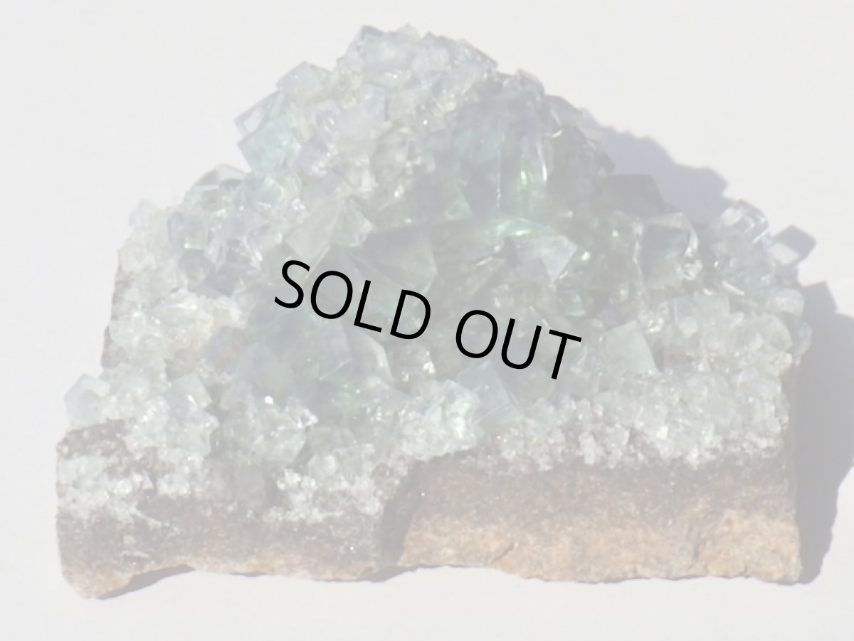 画像7: 強蛍光性蛍石母岩付クラスターＡ (7)