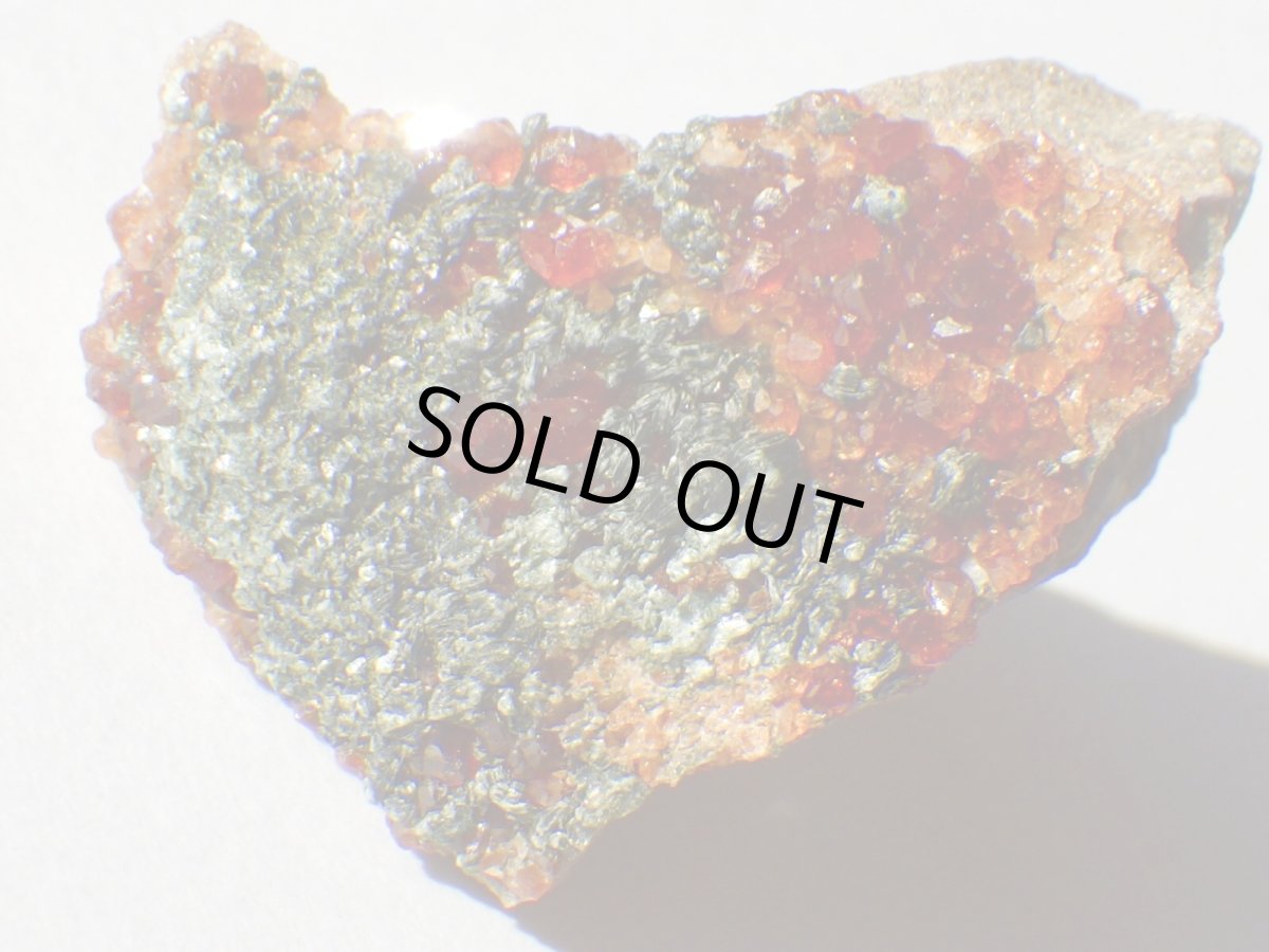 画像1: イタリア産ヘソナイトガーネットＤ (1)