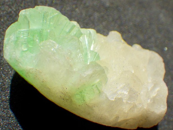 32g　グリーンアポフィライト　涼やかな緑　アポフィライト グリーンアポフィライト 原石 クラスター 幅135mm 魚眼石