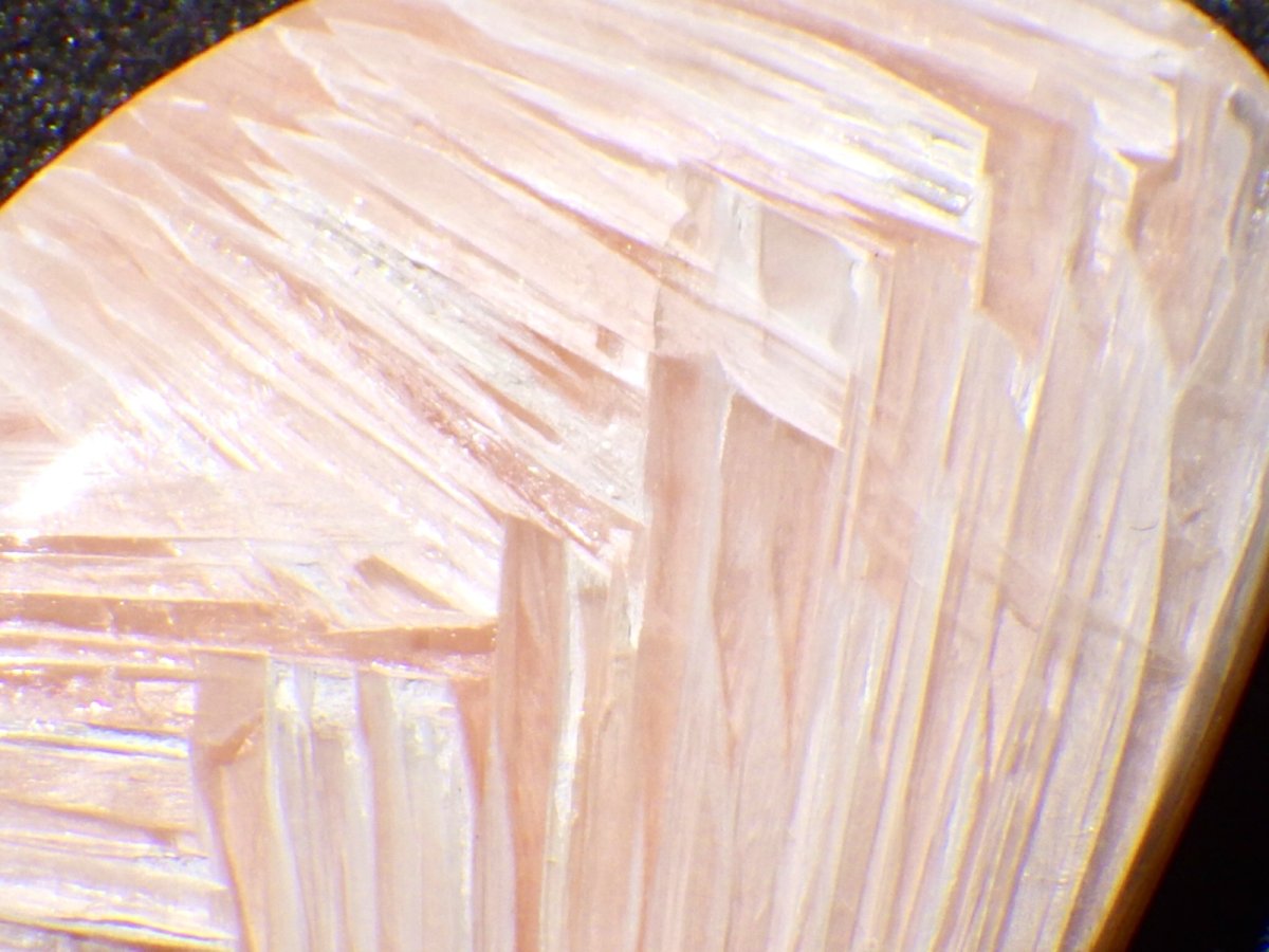 画像2: ピンクスコレサイトカボＤ　17.3ct (2)