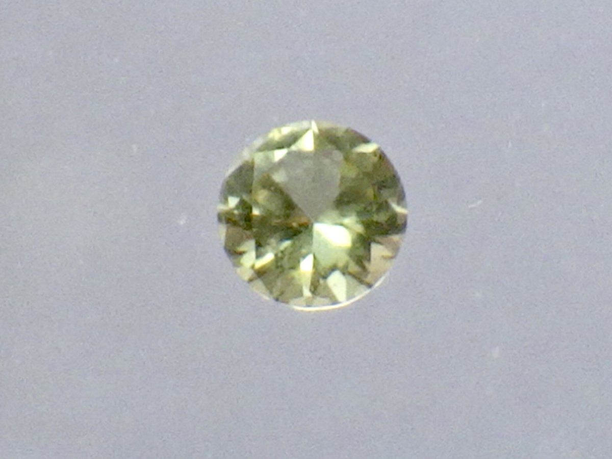 画像1: パラサイトペリドットカット石Ａ　0.04ct (1)