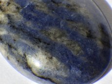 画像2: ロシア産ソーダライトカボＡ　15.2ct (2)